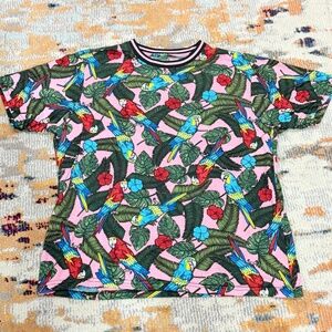 Short sleeve tropical parrot crew neck size medium adult men guy teen tee shirt